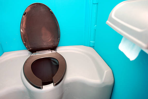 Porta potty delivery and setup in Lake Of The Woods, AZ